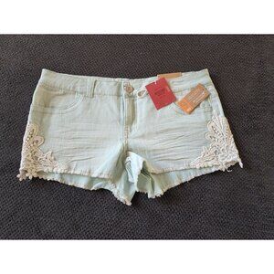 Mossimo nwt light mint low waist fitting shorts size 13